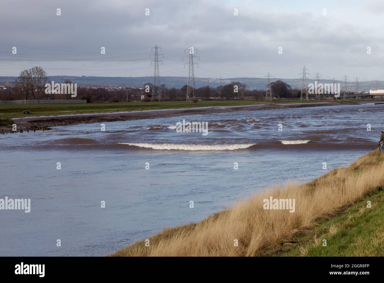Tne Dee Tidal Bore In New Cut Channel Between Queensferry And Saltney 