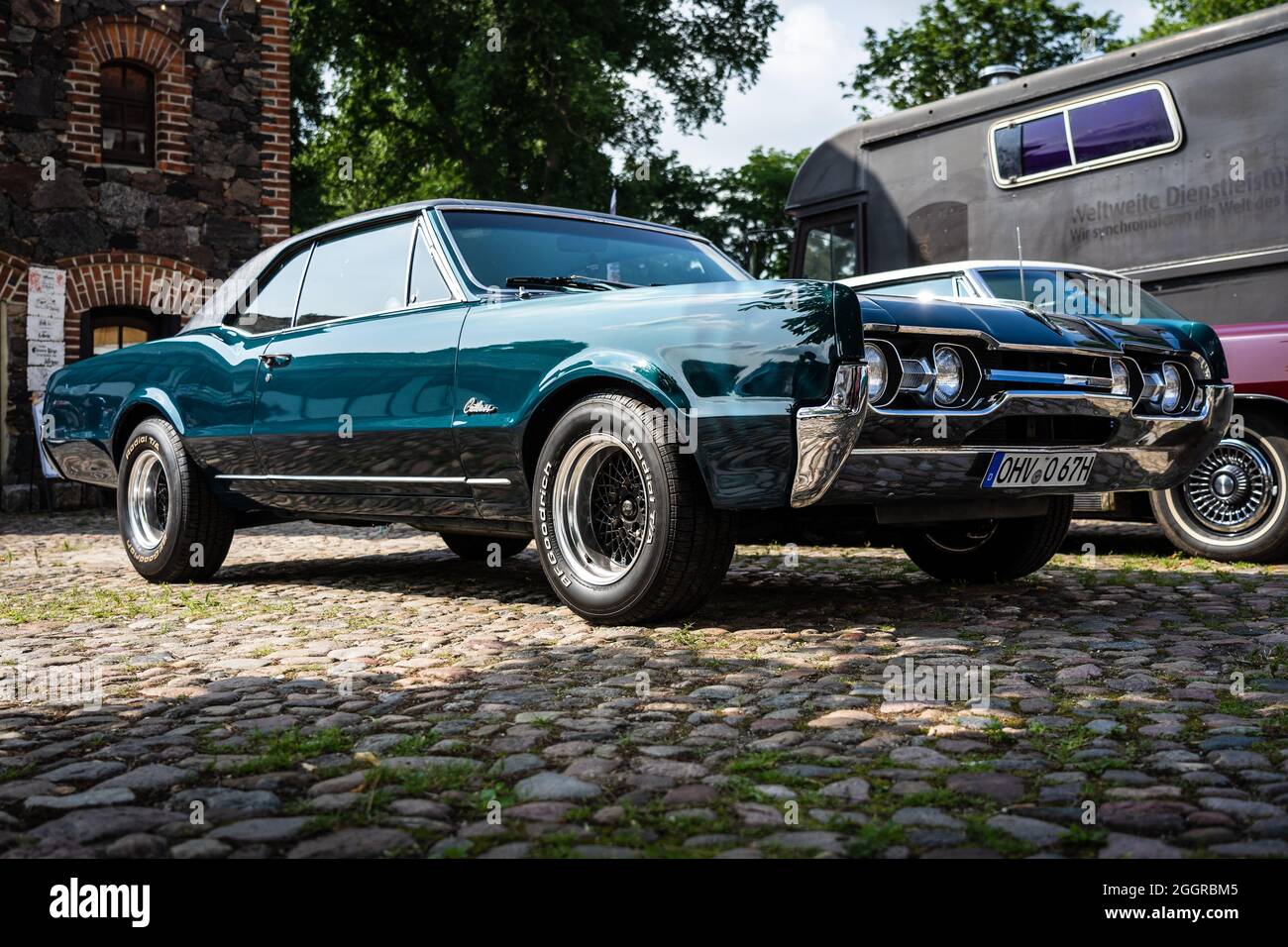 DIEDERSDORF, GERMANY - AUGUST 21, 2021: The mid-size car Oldsmobile Cutlass Hardtop Coupe, 1967. The exhibition of 'US Car Classics'. Stock Photo