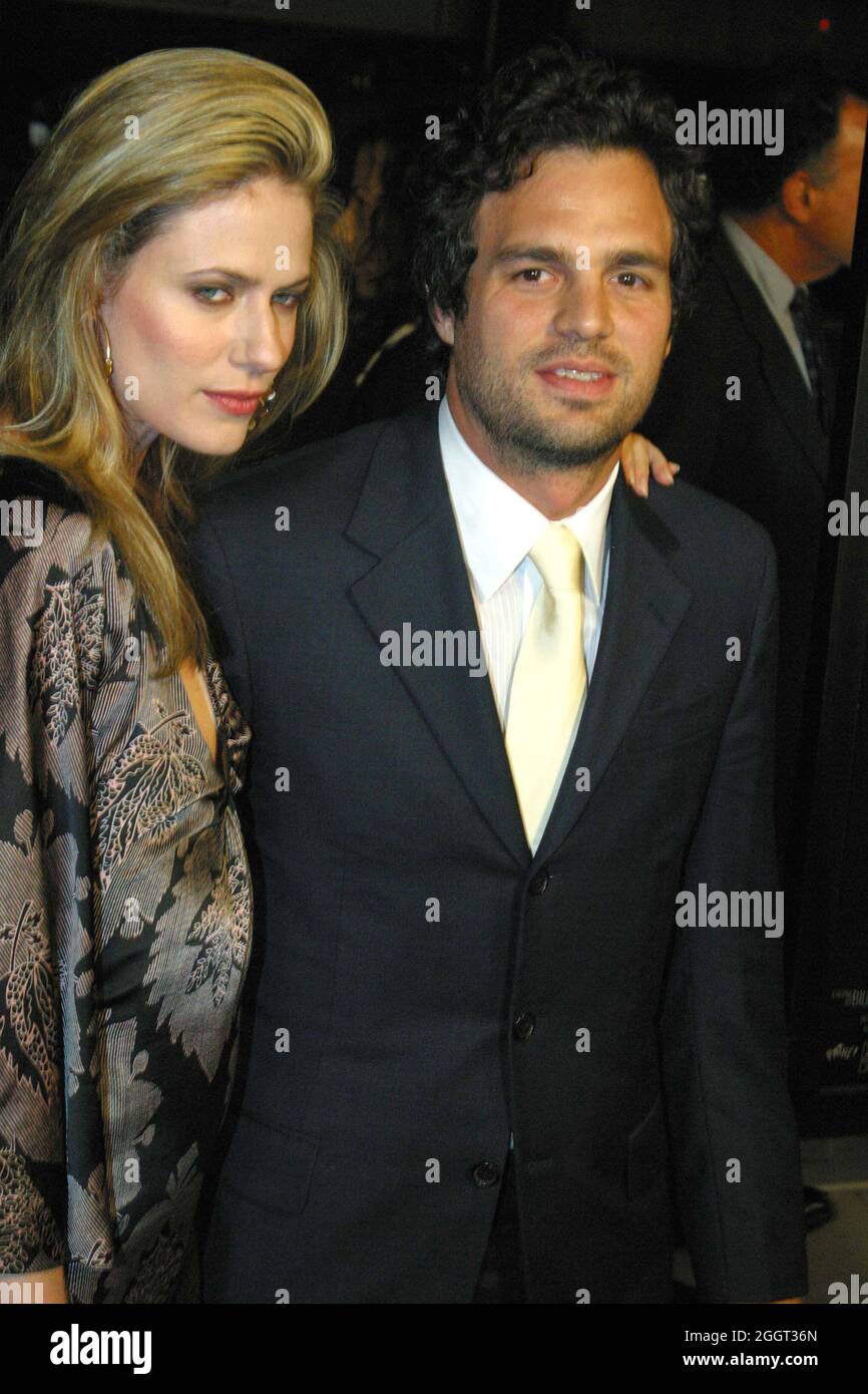 Mark Ruffalo, Sunrise Coigney  10/16/03 IN THE CUT at Academy of Motion Picture Arts and Sciences, Beverly Hills Photo by Kazumi Nakamoto/HNW/PictureLux - File Reference # 34202-0652HNWPLX Stock Photo