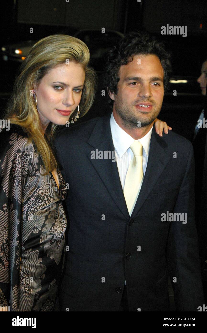 Mark Ruffalo, Sunrise Coigney  10/16/03 IN THE CUT at Academy of Motion Picture Arts and Sciences, Beverly Hills Photo by Kazumi Nakamoto/HNW/PictureLux - File Reference # 34202-0651HNWPLX Stock Photo