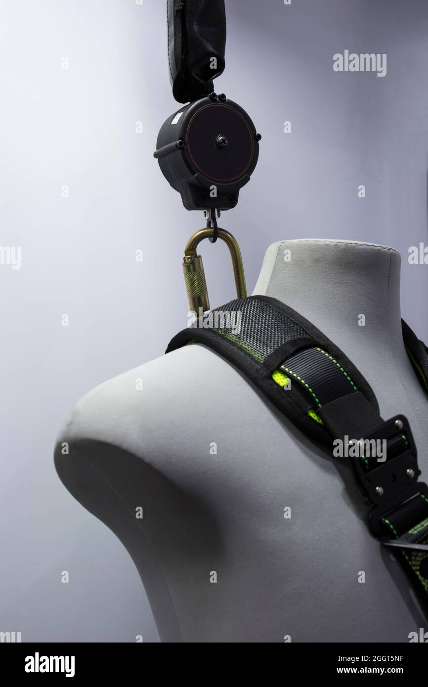 Industrial safety harness ; equipment for high ground working Stock
