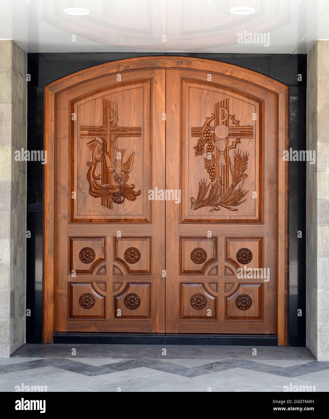 Vertical orthodox church gate design hi-res stock photography and ...
