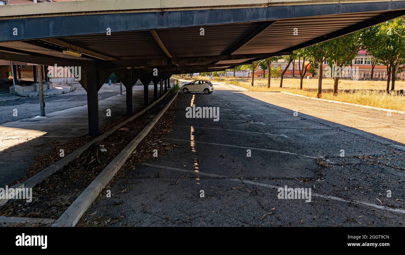 Car in parking lot hi-res stock photography and images - Alamy