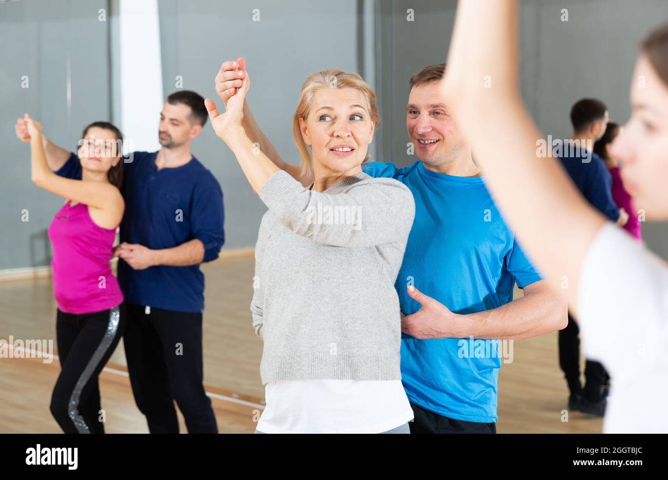 Mature woman dancing class hi-res stock photography and images - Alamy