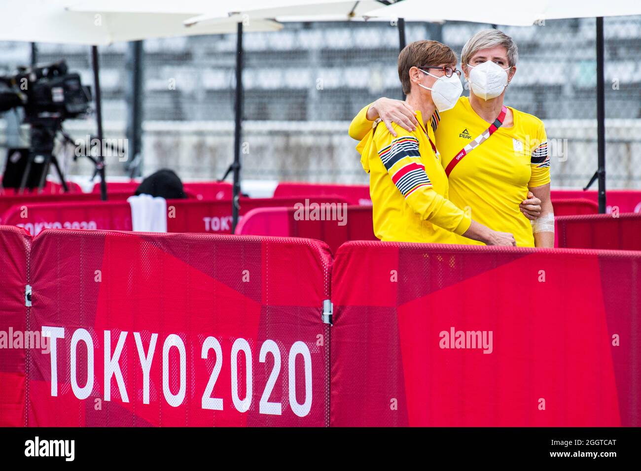 Paralympic Cyclist Griet Hoet And Pilot Anneleen Monsieur Pictured After The Women S Road Race Wb Cycling Event On Day Ten Of The Tokyo Paralympi Stock Photo Alamy
