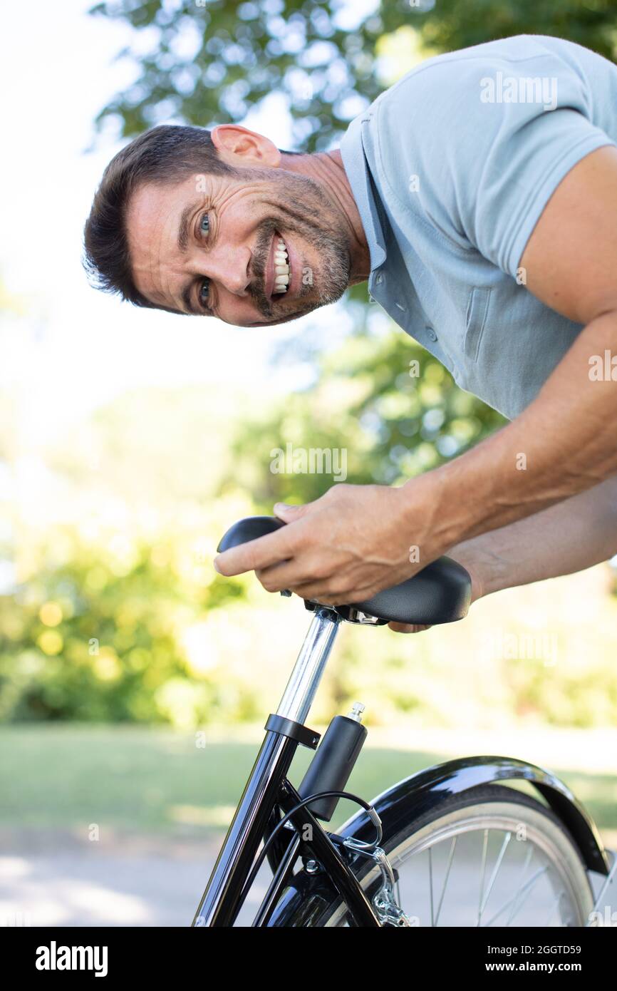 Fixed gear bike hi-res stock photography and images - Alamy