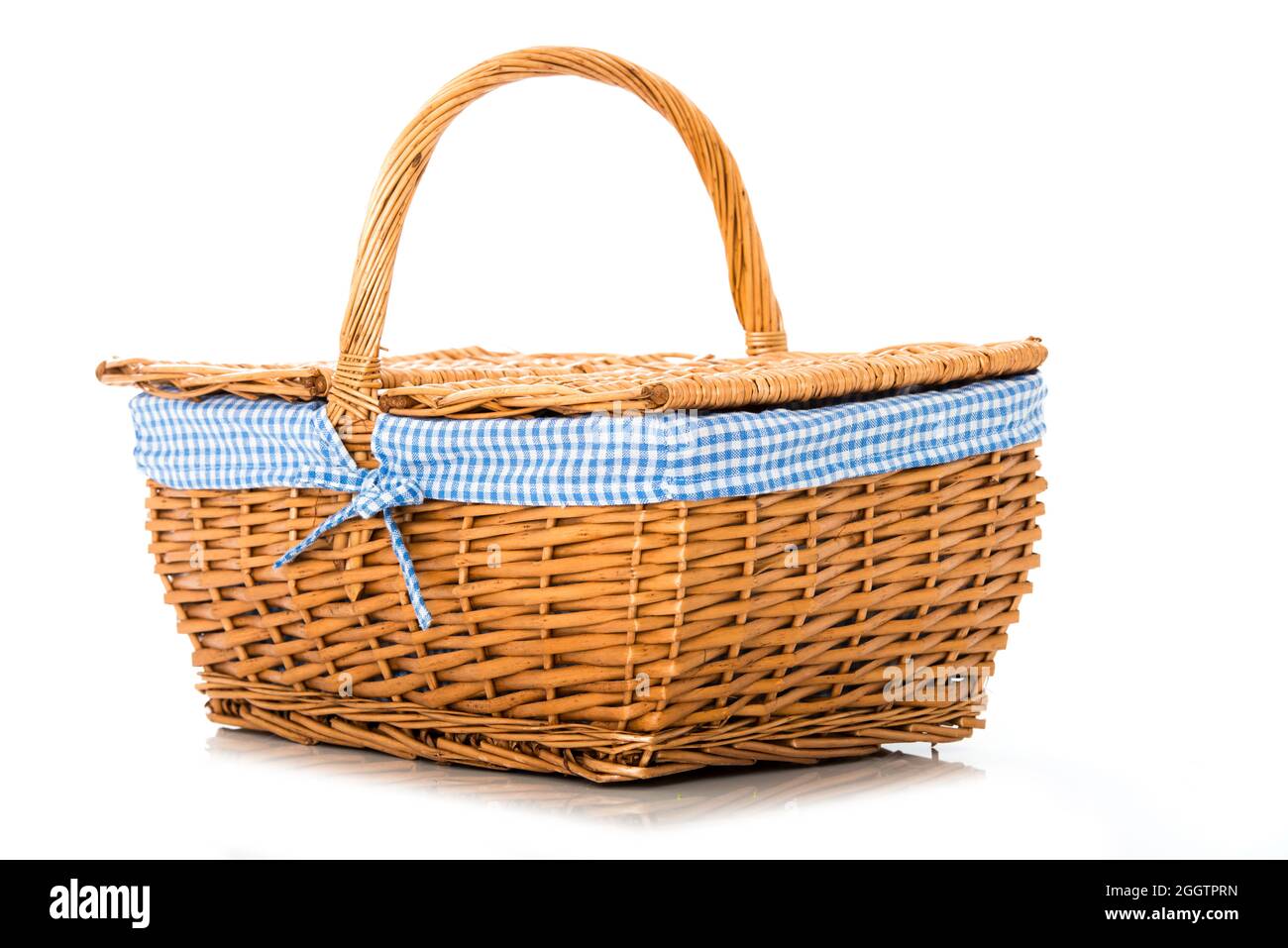 Picnic basket isolated on white background Stock Photo - Alamy