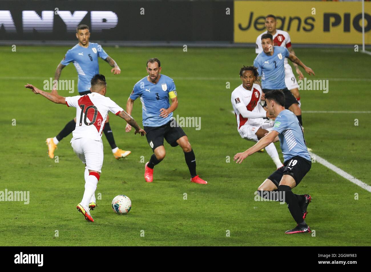 Qatar 2022 peru hi-res stock photography and images - Alamy