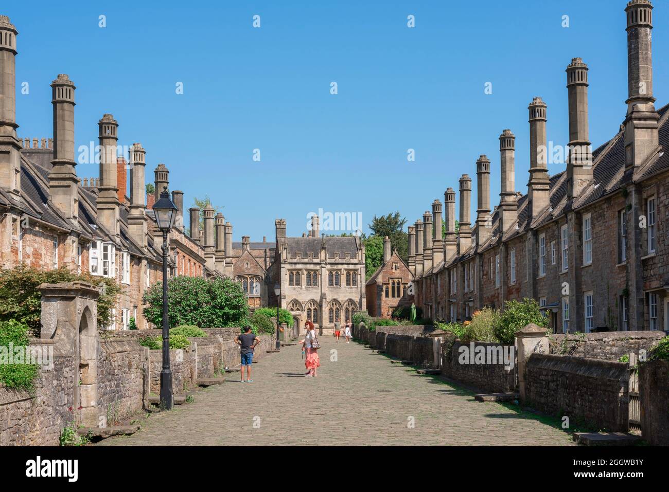 Vicar's Close Wells, view in summer of Vicar's Close - the most complete example of a medieval close in England, Wells, Somerset, UK Stock Photo