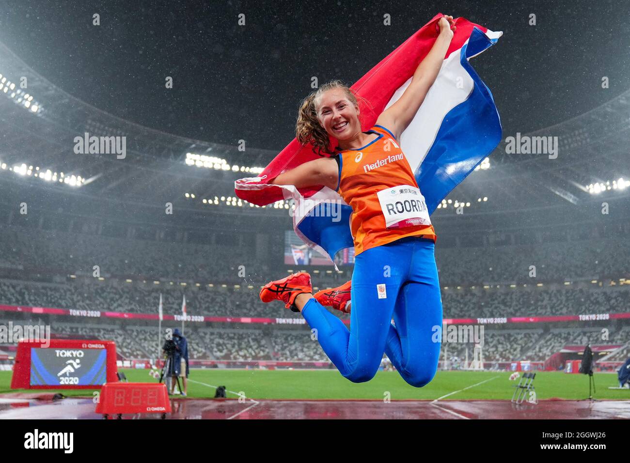 Olympic javelin final hires stock photography and images Alamy