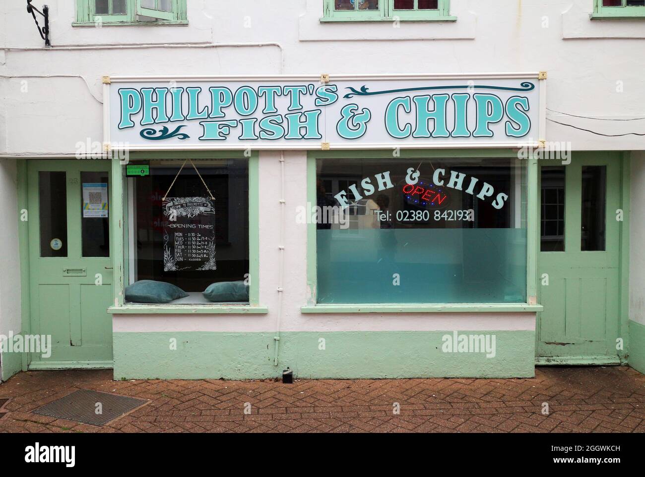 Philpotts Fish and Chip Shop, High Street, Hythe, Hampshire Stock Photo