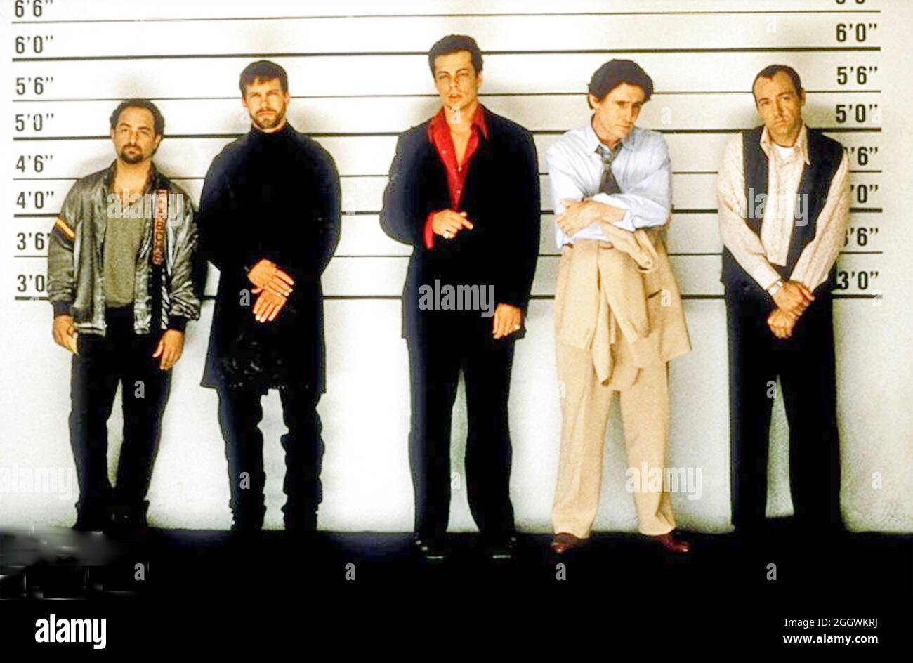 THE USUAL SUSPECTS 1995 Gramercy Pictures film with from left: Kevin Pollak, Stephen Baldwin,Benicio del Toro, Gabriel Byrne, Kervin Spacey Stock Photo