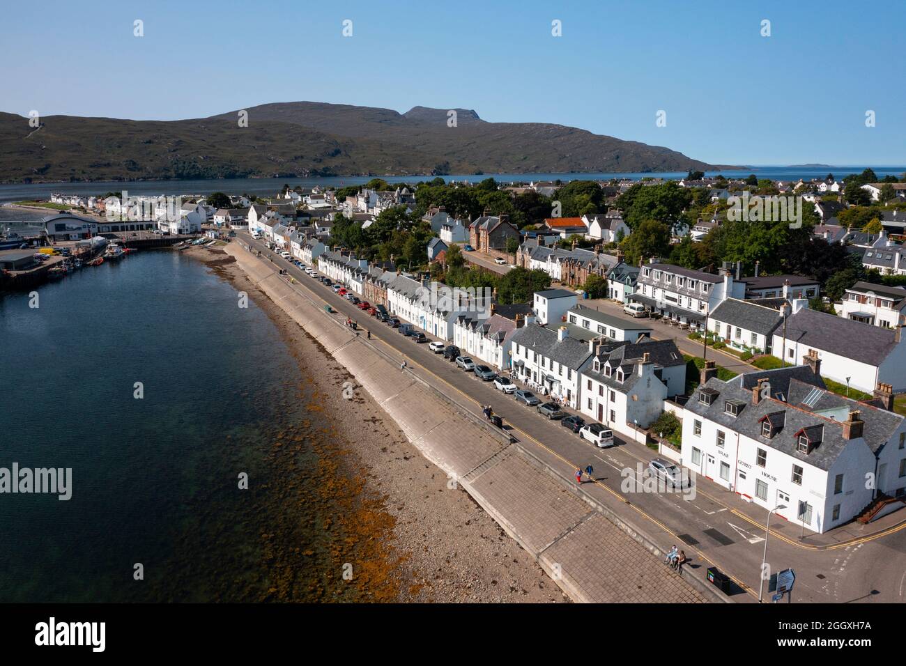 Aerial view  of whitewashed terraced row of houses in Ullapool, Ross and Cromarty, Highland Region, Scotland, Uk Stock Photo