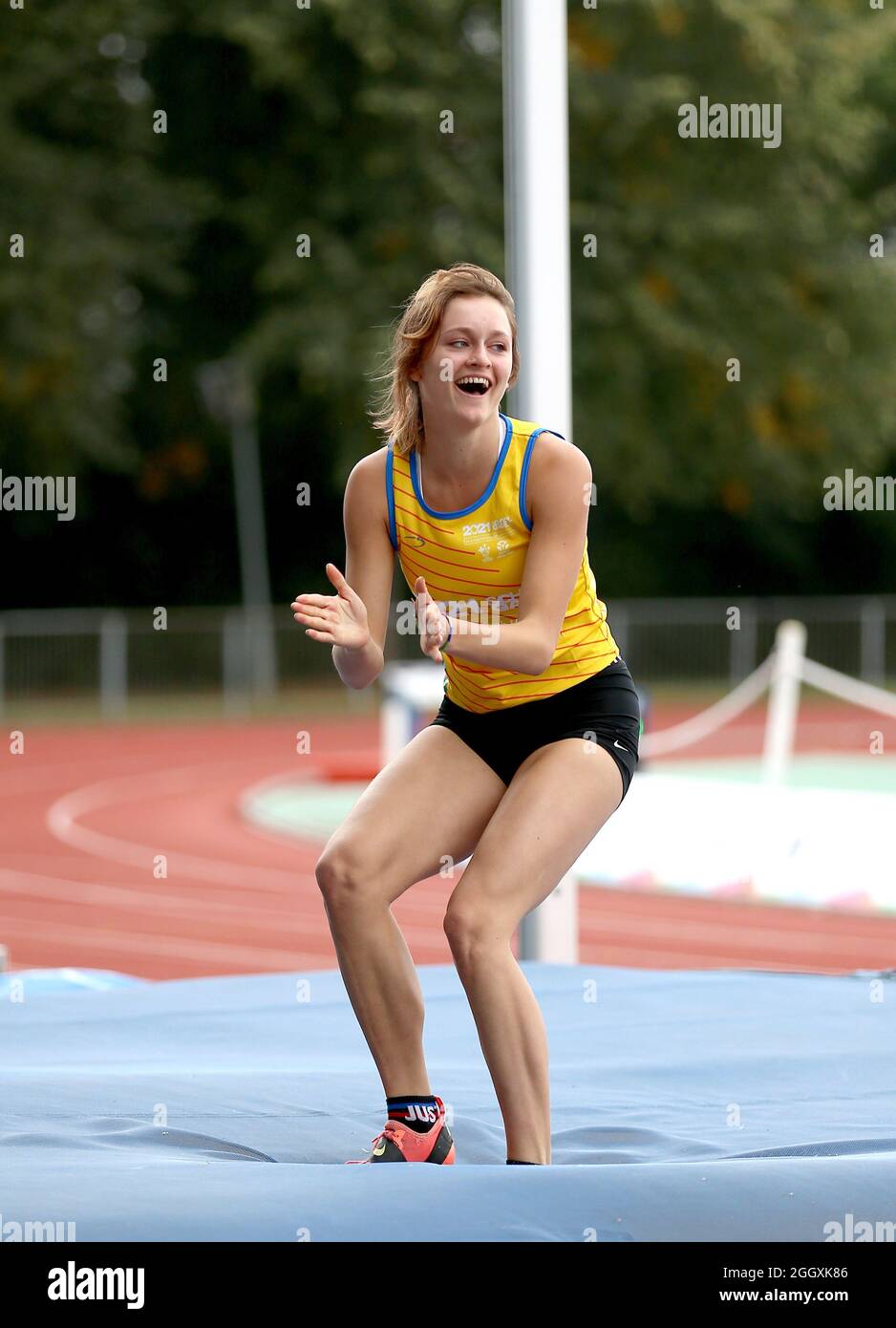 School Pole Vault High Resolution Stock Photography and Images Alamy
