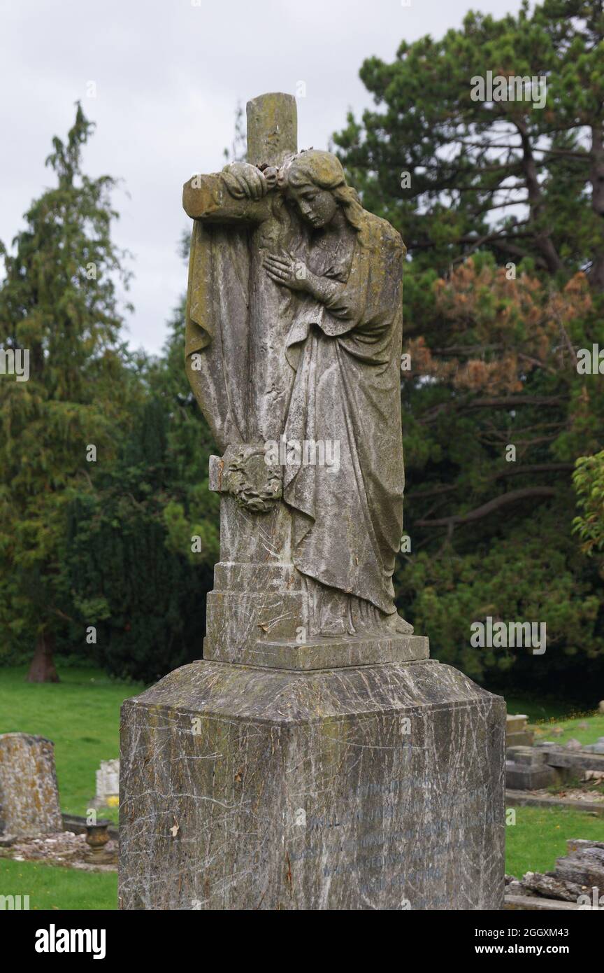 historical sculpted headstone in the parish churchyard of Andover, Hampshire (UK) Stock Photo