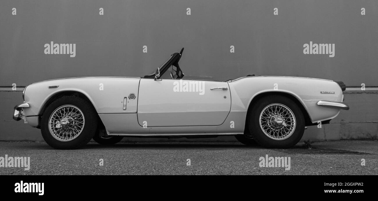 Spitfire Auto A classic of British car production, the Spitfire is a spider produced ...
