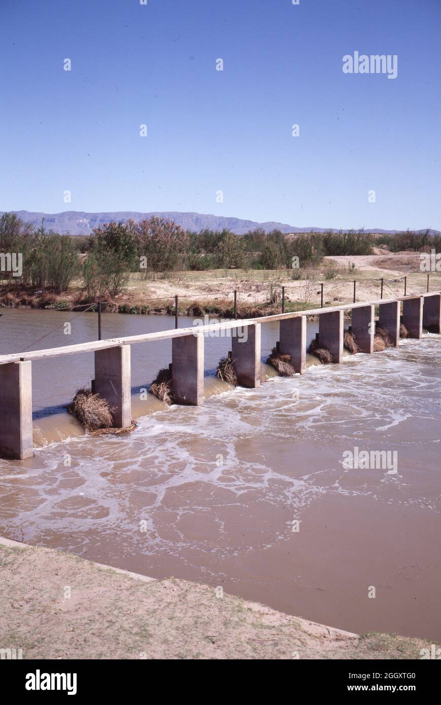 El Paso Bridge Over Rio Grande Hi Res Stock Photography And Images Alamy