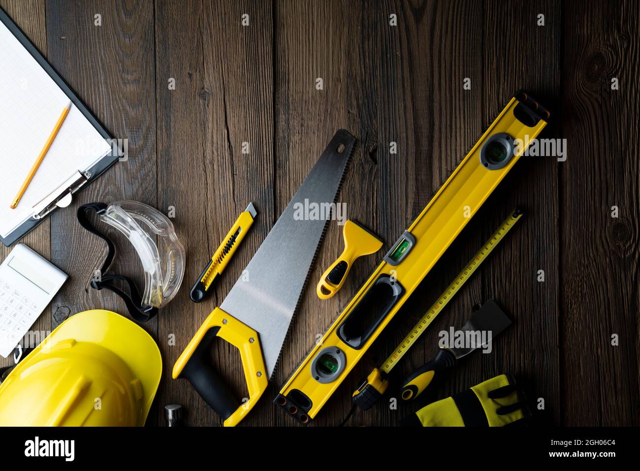 Contractor Yellow Construction building hand table hi-res stock photography and images ...