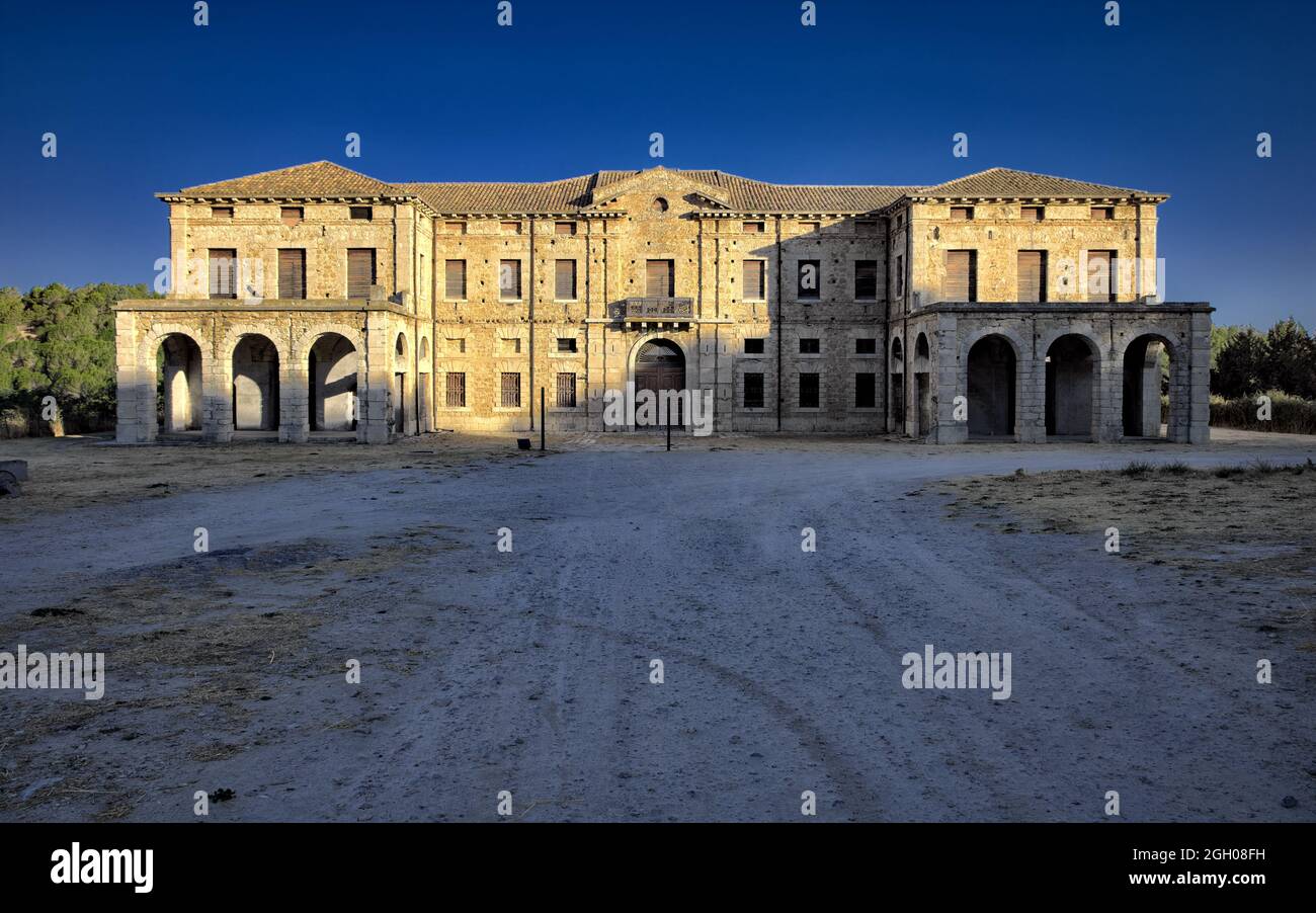abandoned rural architecture in Sicily Palace Pennisi in the countryside of Enna  (Floristella-Grottacalda Mining Park) Stock Photo