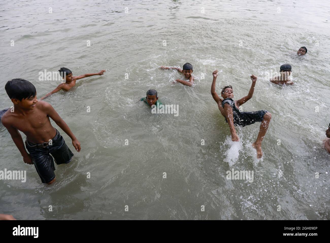 Fleuve bangladesh hires stock photography and images Alamy