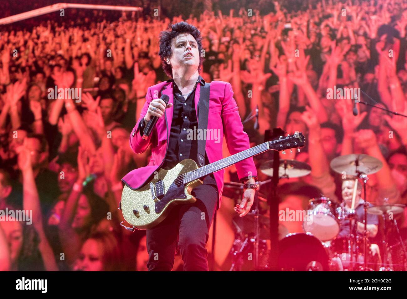 AUGUST 27 - SAN FRANCISCO, CA: Vocalist and guitarist Billie Joe Armstrong Green Day performs at Oracle Park on August 27, 2021 in San Francisco, California. Credit: Raymond Ahner/The Photo Access Stock Photo