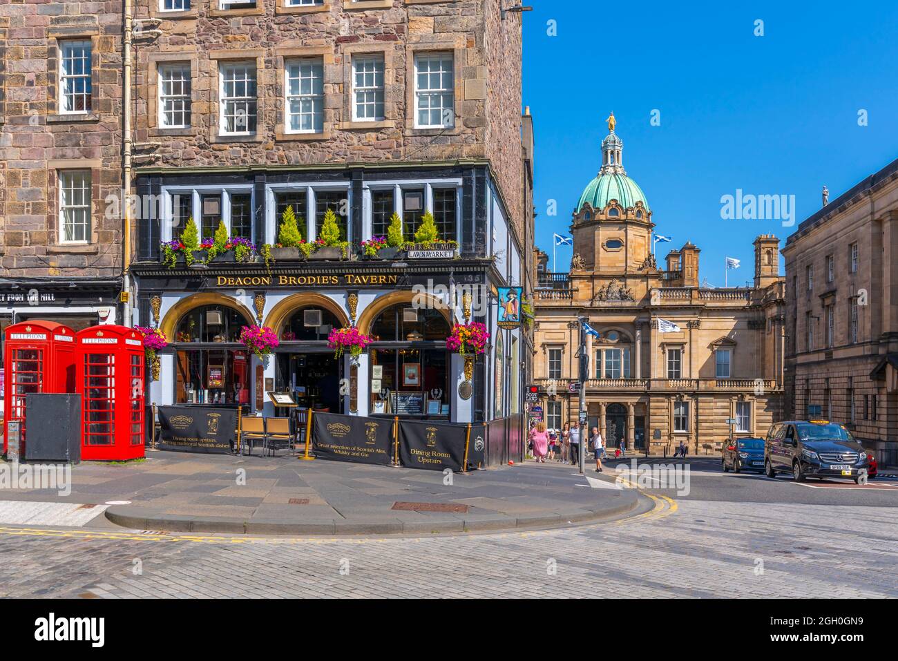 View of Deacon Brodie s Tavern on the Golden Mile Edinburgh