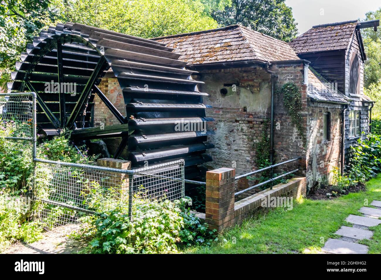 Waterwheel at Pann Mill, High Buckinghamshire, England UK