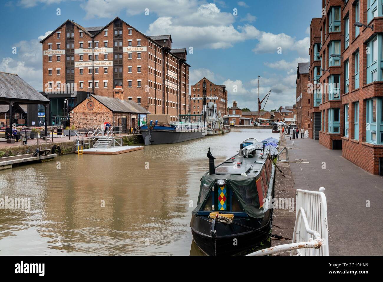 Victoria Basin with the National Waterways Museum in the background, Gloucester Docks, Gloucestershire, England, UK. Stock Photo