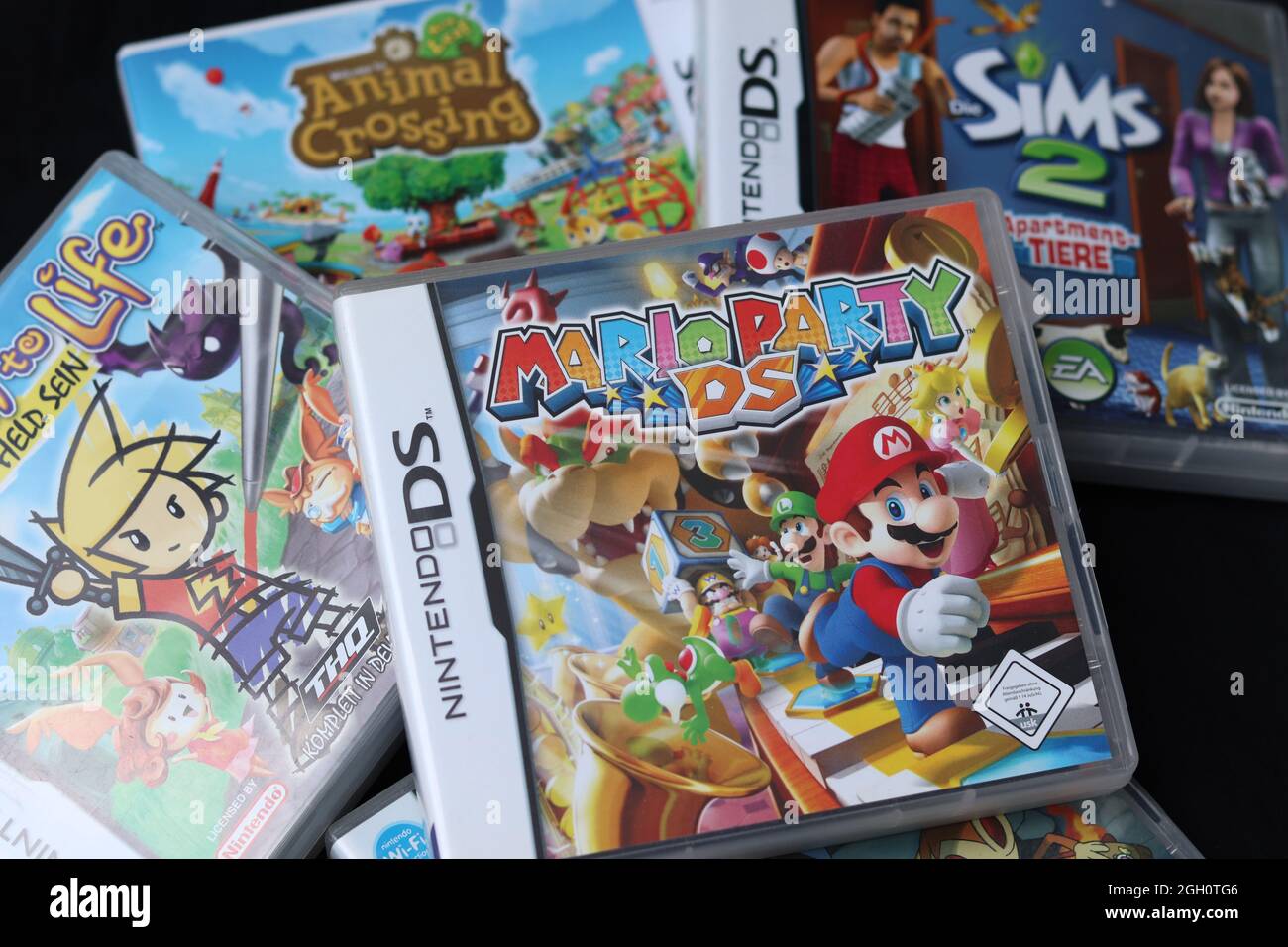 BERLIN, GERMANY - Aug 15, 2021: A closeup of various games disks of Nintendo  DS Stock Photo - Alamy