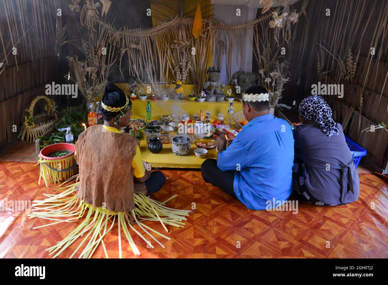 Carey Island, Selangor/Malaysia - Mar 17 2018: Mah Meri tribe Shaman during Hari Moyang ritual. Stock Photo