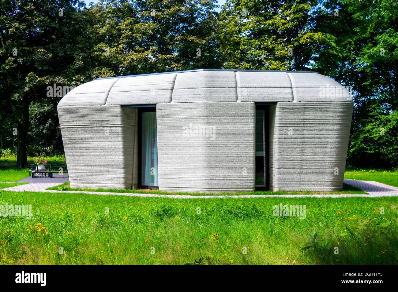 3D-printed concrete house. Project Milestone is the worldâ.s first  commercial housing project based on 3D-concrete printing. Bosrijk, Eindhoven,  The Stock Photo - Alamy