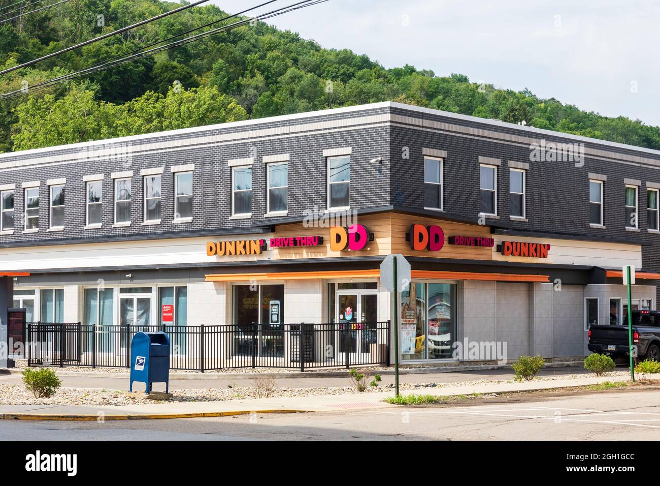 BRADFORD, PA, USA13 AUGUST 2021 Downtown Dunkin' (Donuts) shop