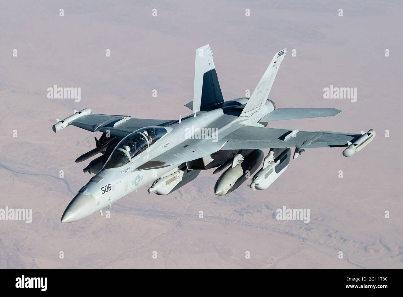 U.S. CENTRAL COMMAND AREA OF RESPONSIBILITY (Sept. 25, 2020) A U.S. Navy E/A-18G Growler, assigned to the 'Cougars' of Electronic Attack Squadron (VAQ Stock Photo