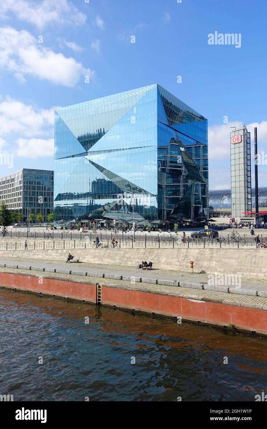 Berlin cube building berlin main railway station modern hi-res stock ...