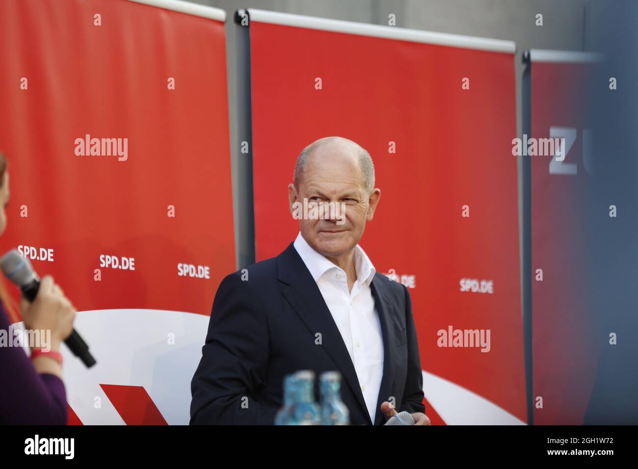 Berlin, Germany. 03rd Sep, 2021. Berlin-Treptow: The photo shows the chancellor candidate Olaf Scholz on the stage in the garden of the Zenner restaurant in Berlin Treptow (Photo by Simone Kuhlmey/Pacific Press) Credit: Pacific Press Media Production Corp./Alamy Live News Stock Photo