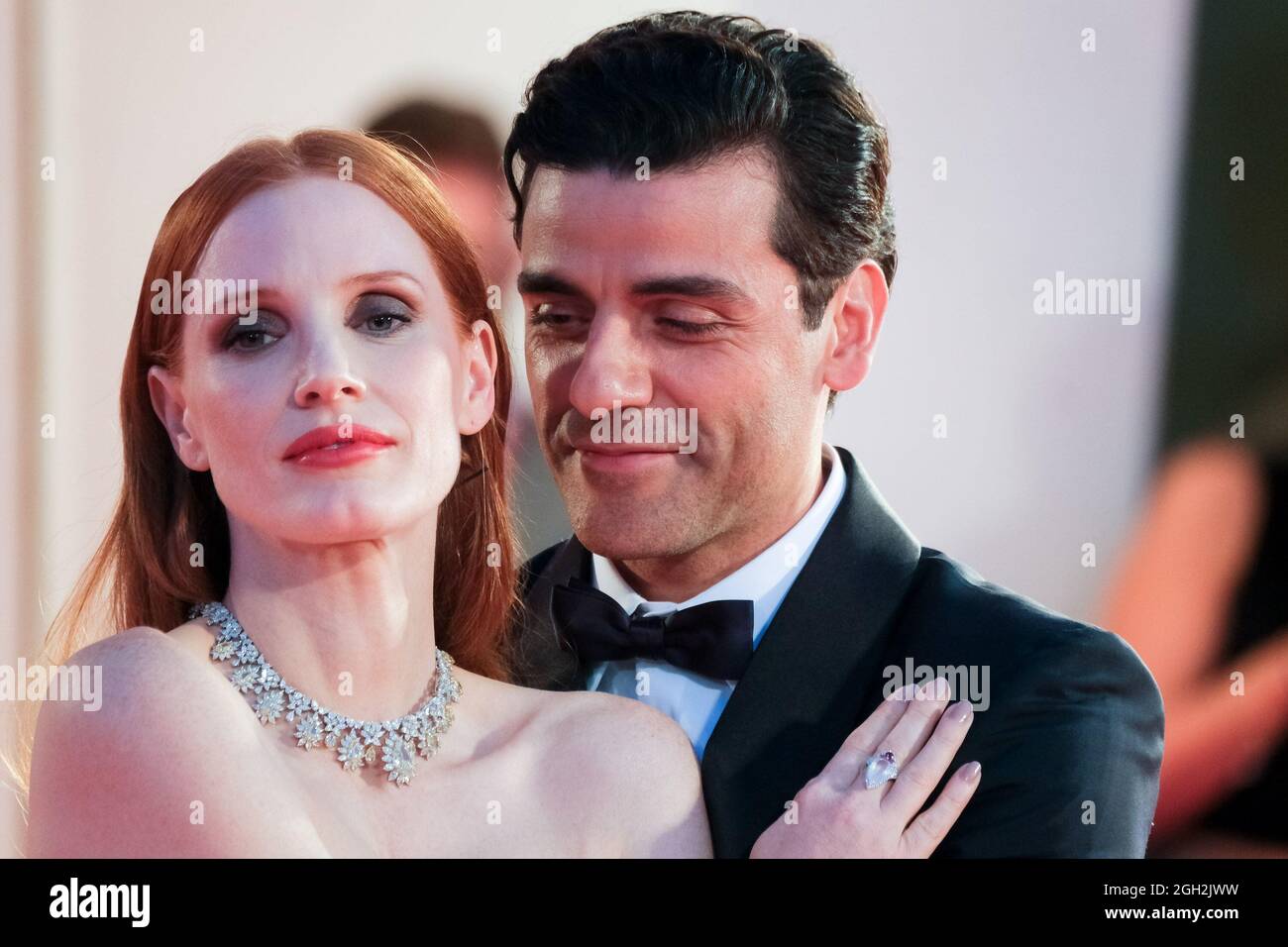 The Palazzo del Cinema, Lido di Venezia, Venice, Italy. 4th Sep, 2021. Jessica Chastain and Oscar Isaac poses on the red carpet for SCENES FROM A MARRIAGE during the 78th Venice International Film Festival. Picture by Credit: Julie Edwards/Alamy Live News Stock Photo