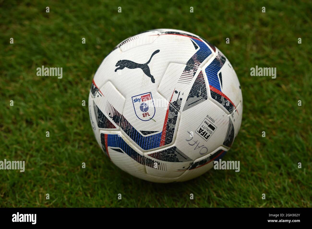 OLDHAM, UK. SEPT 4TH Puma EFL ball during the Sky Bet League 2 match between Oldham Athletic and Barrow at Boundary Park, Oldham on Saturday 4th September 2021. (Photo by: Eddie Garvey | MI News) Credit: MI News & Sport /Alamy Live News Stock Photo