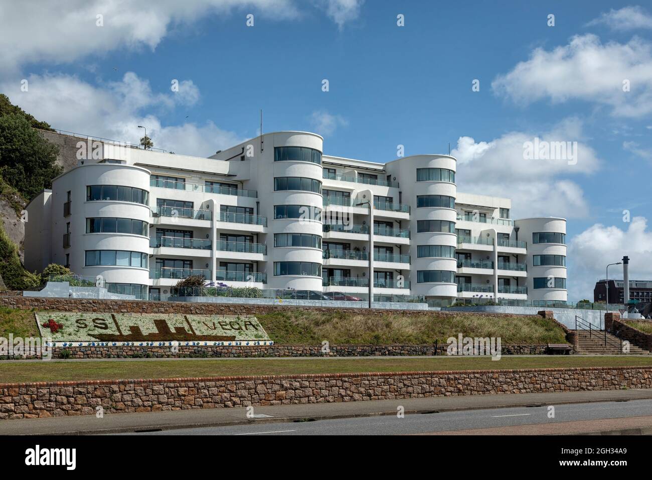 ST HELIER, JERSEY, CHANNEL ISLANDS - AUGUST 08, 2021: Exterior view of West  Park apartment building on St Aubin's Road in St Helier Stock Photo - Alamy