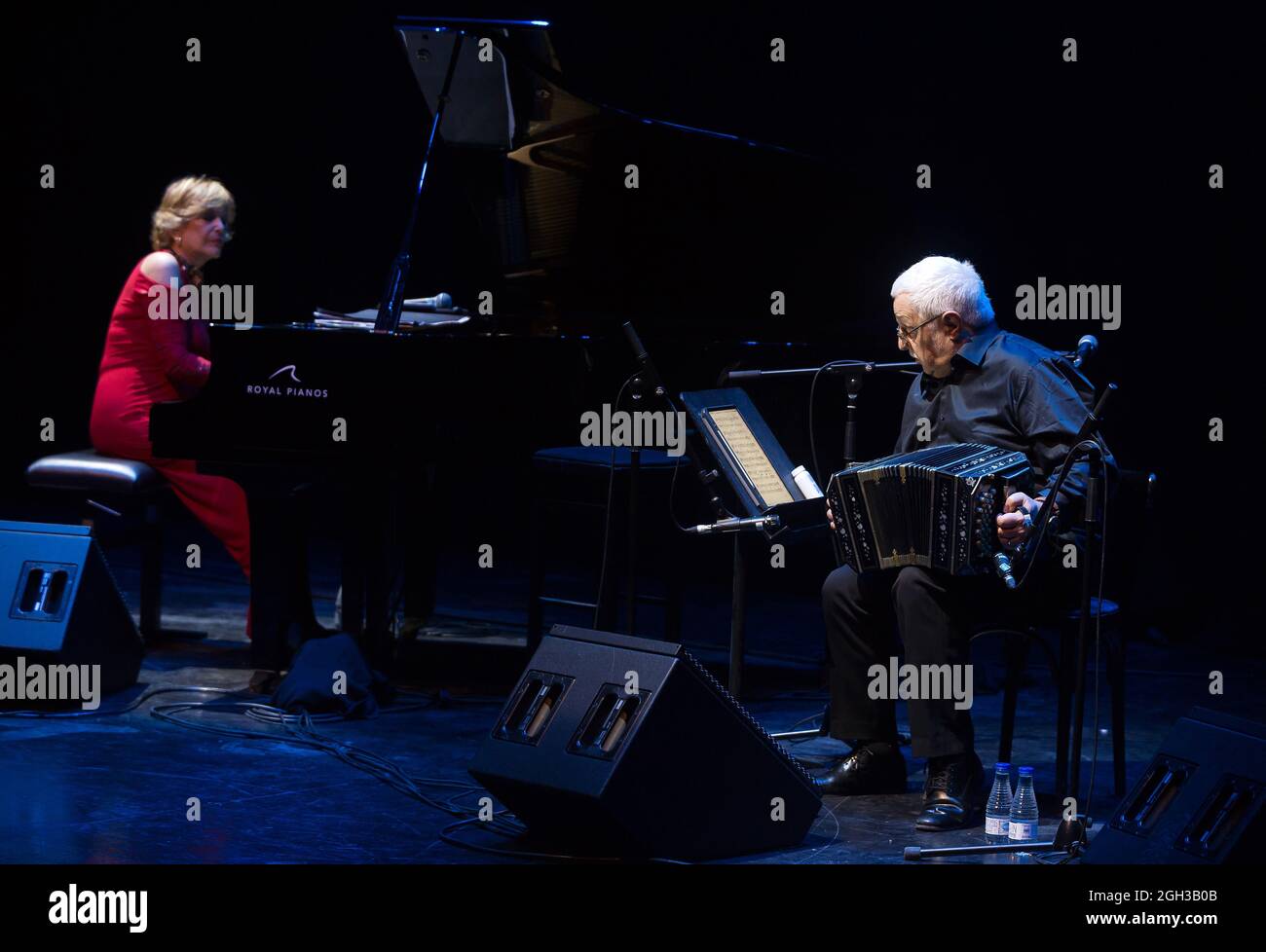 The famous argentinian pianist hi-res stock photography and images - Alamy