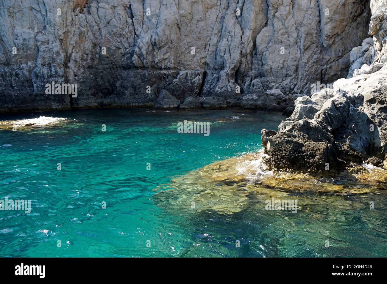 Crystal clear ocean hi-res stock photography and images - Alamy