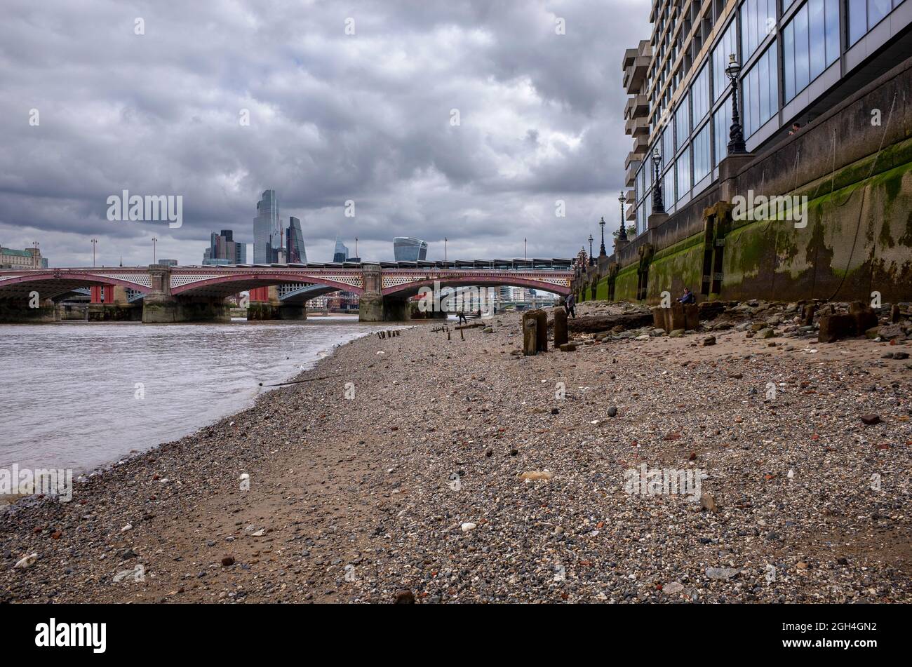 Thames at low tide hires stock photography and images Alamy