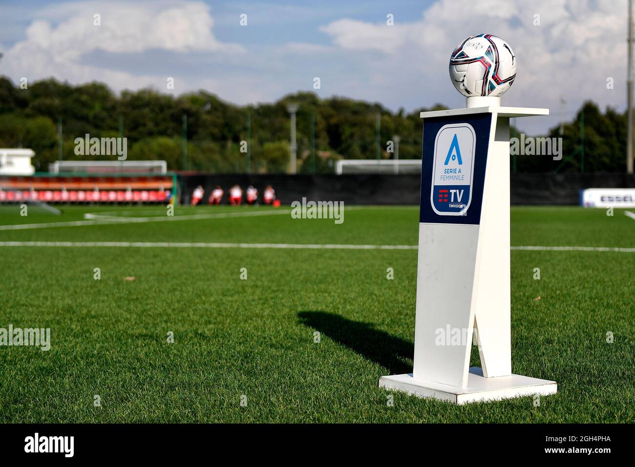 Football a pedestal hi-res stock photography and images - Alamy