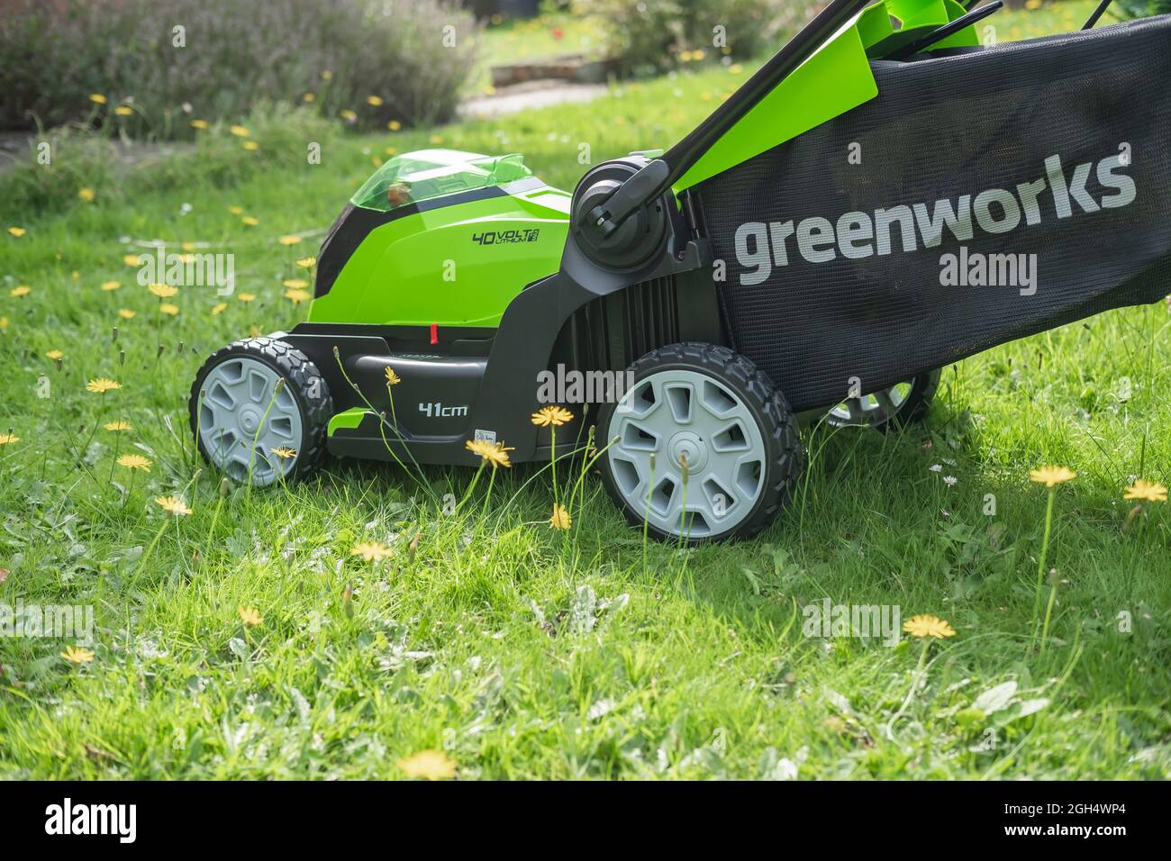 Used cordless 2024 lawn mower