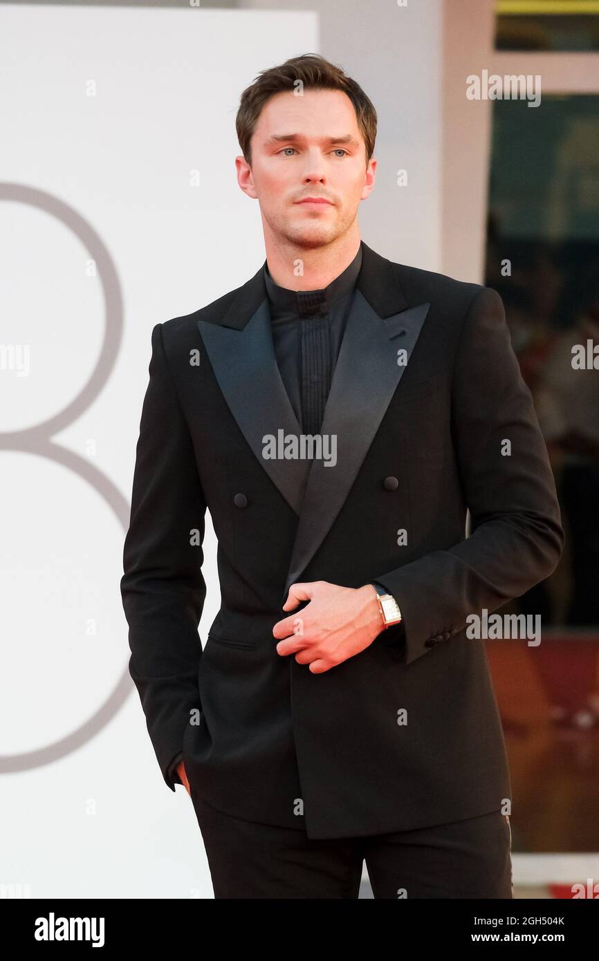 The Palazzo del Cinema, Lido di Venezia, Venice, Italy. 4th Sep, 2021. Nicholas Hoult poses on the red carpet for COMPETENCIA OFICIAL during the 78th Venice International Film Festival. Picture by Credit: Julie Edwards/Alamy Live News Stock Photo