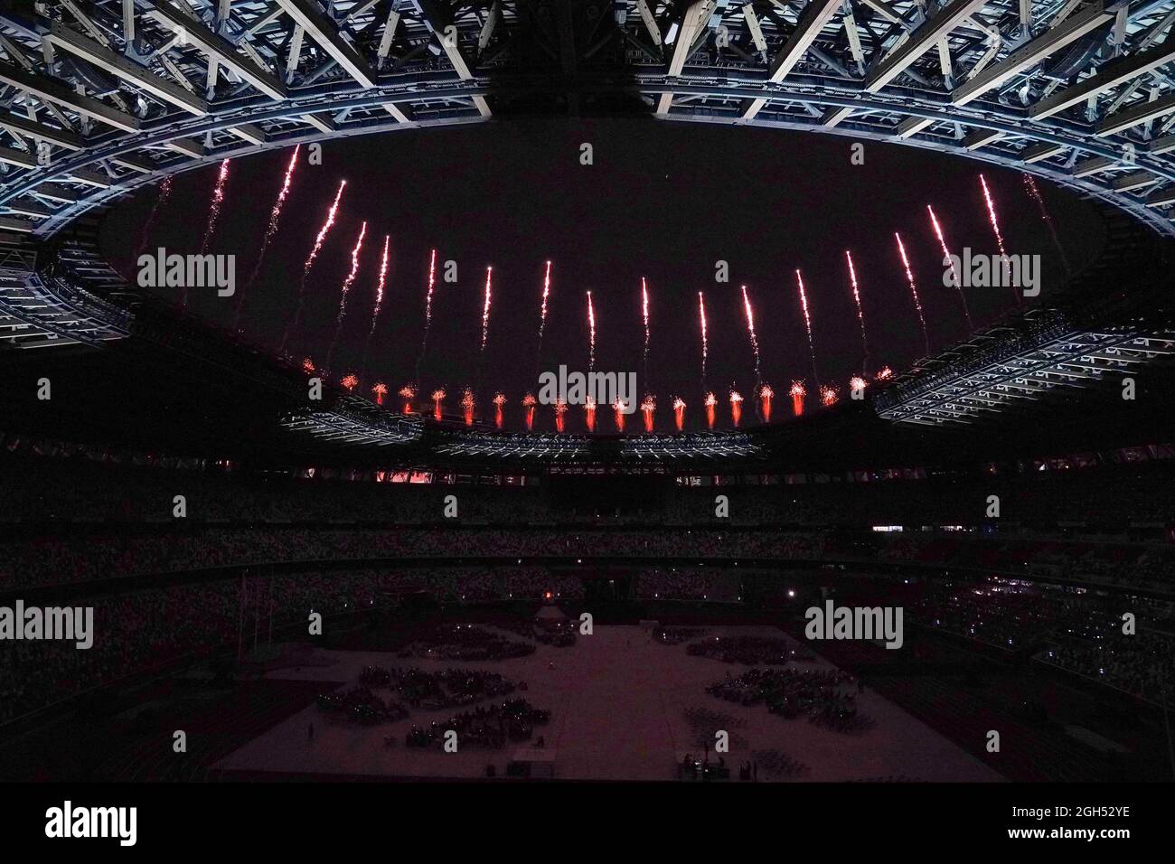 TOKYO, JAPAN - SEPTEMBER 5:  Fireworks during the Closing Ceremony of the Tokyo 2020 Paralympic Games at Olympic Stadium on September 5, 2021 in Tokyo, Japan (Photo by Helene Wiesenhaan/Orange Pictures) NOCNSF Atletiekunie Credit: Orange Pics BV/Alamy Live News Stock Photo
