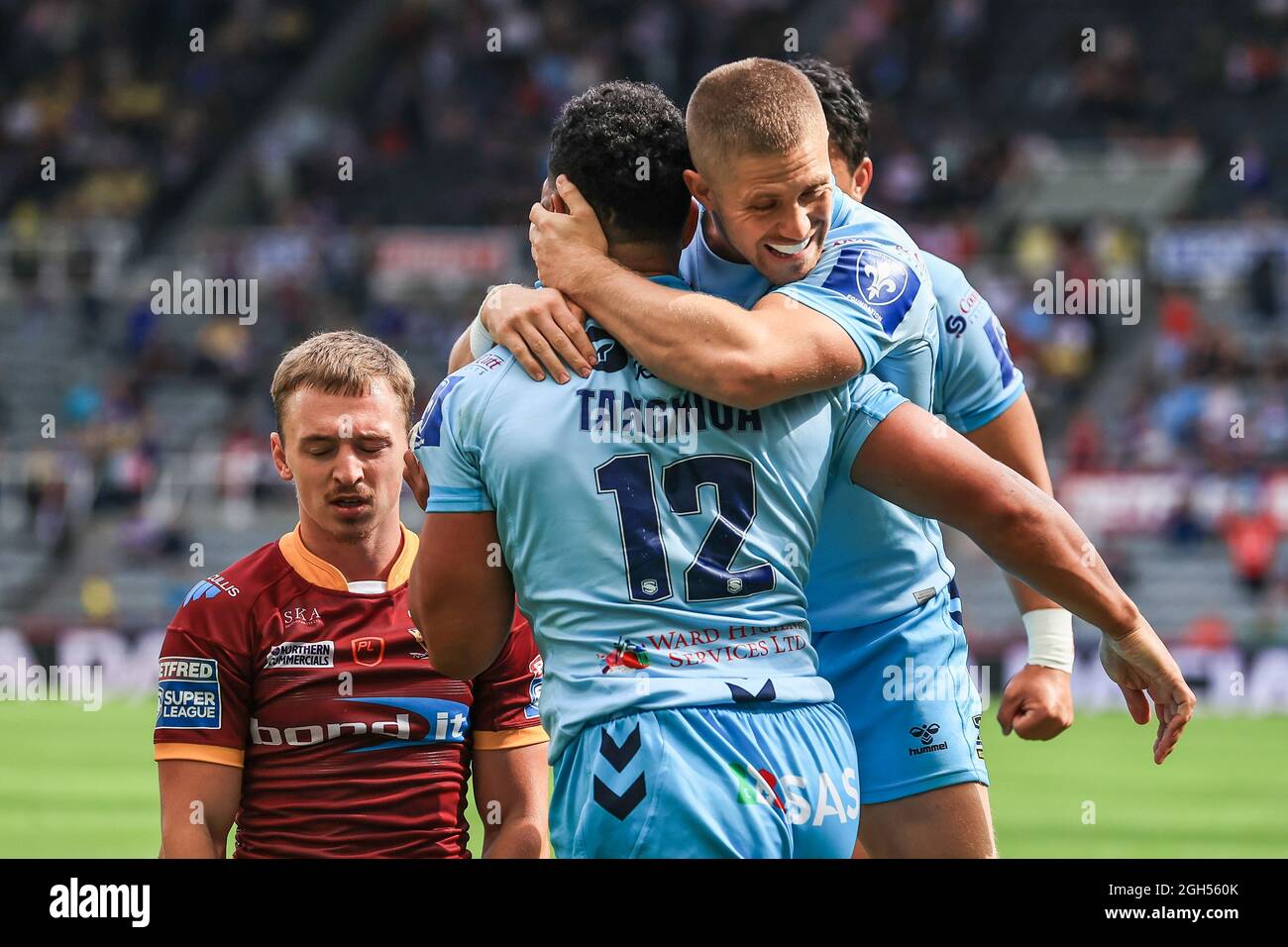Kelepi Tanginoa (12) of Wakefield Trinity celebrates his try in, on 9/5/2021. (Photo by Mark Cosgrove/News Images/Sipa USA) Credit: Sipa USA/Alamy Live News Stock Photo