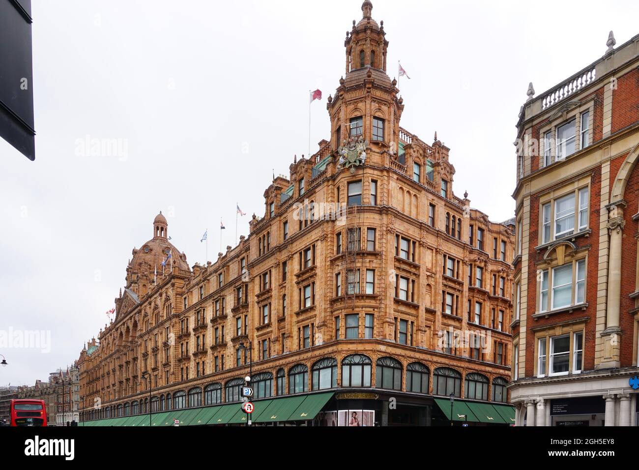 Harrods department store, Knightsbridge, London, United Kingdom Stock Photo Alamy