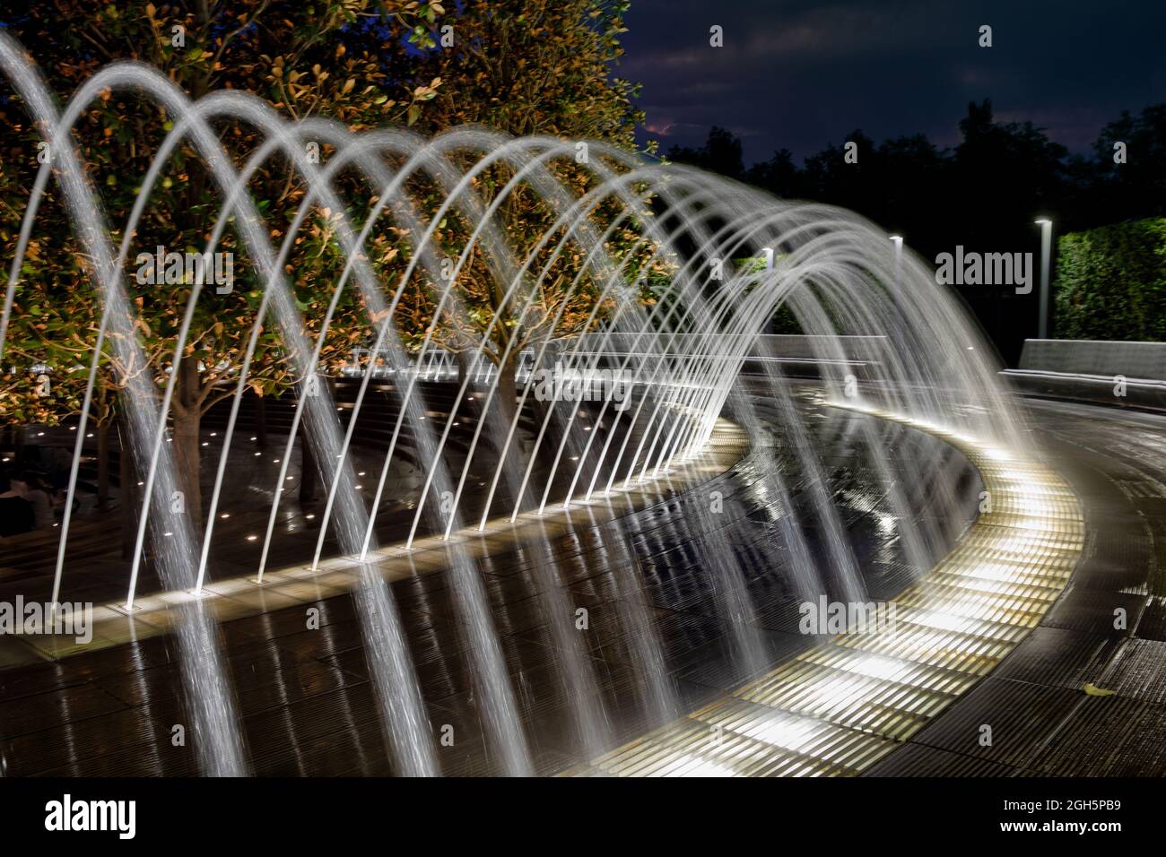 Fountain in a park Stock Photo - Alamy