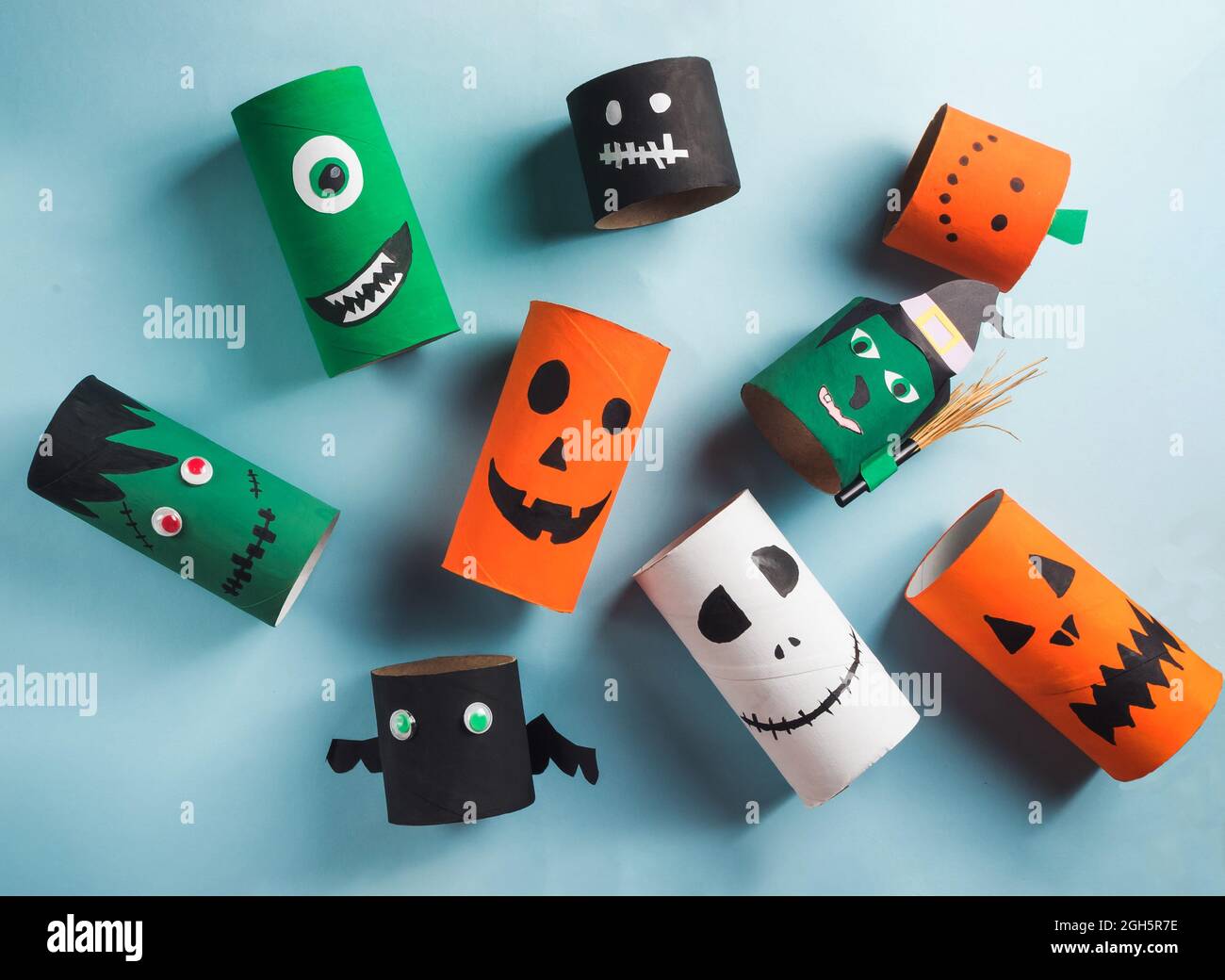 Halloween monsters from toilet paper rolls. Children's crafts 3455547 Stock  Photo at Vecteezy