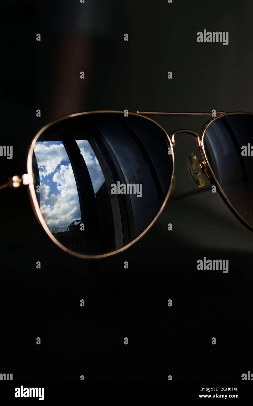 Reflection in sunglasses Stock Photo Alamy